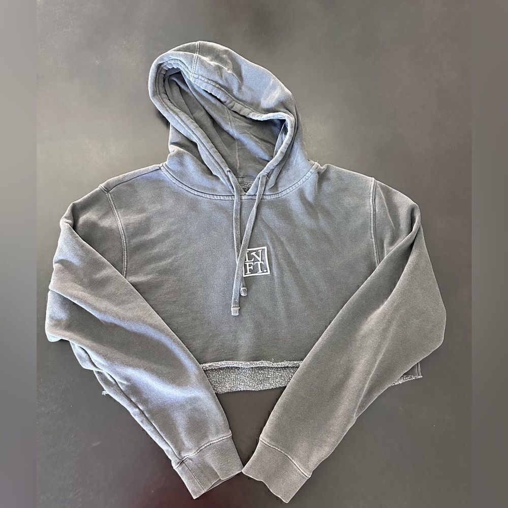 LVFT Cropped Hoodie 